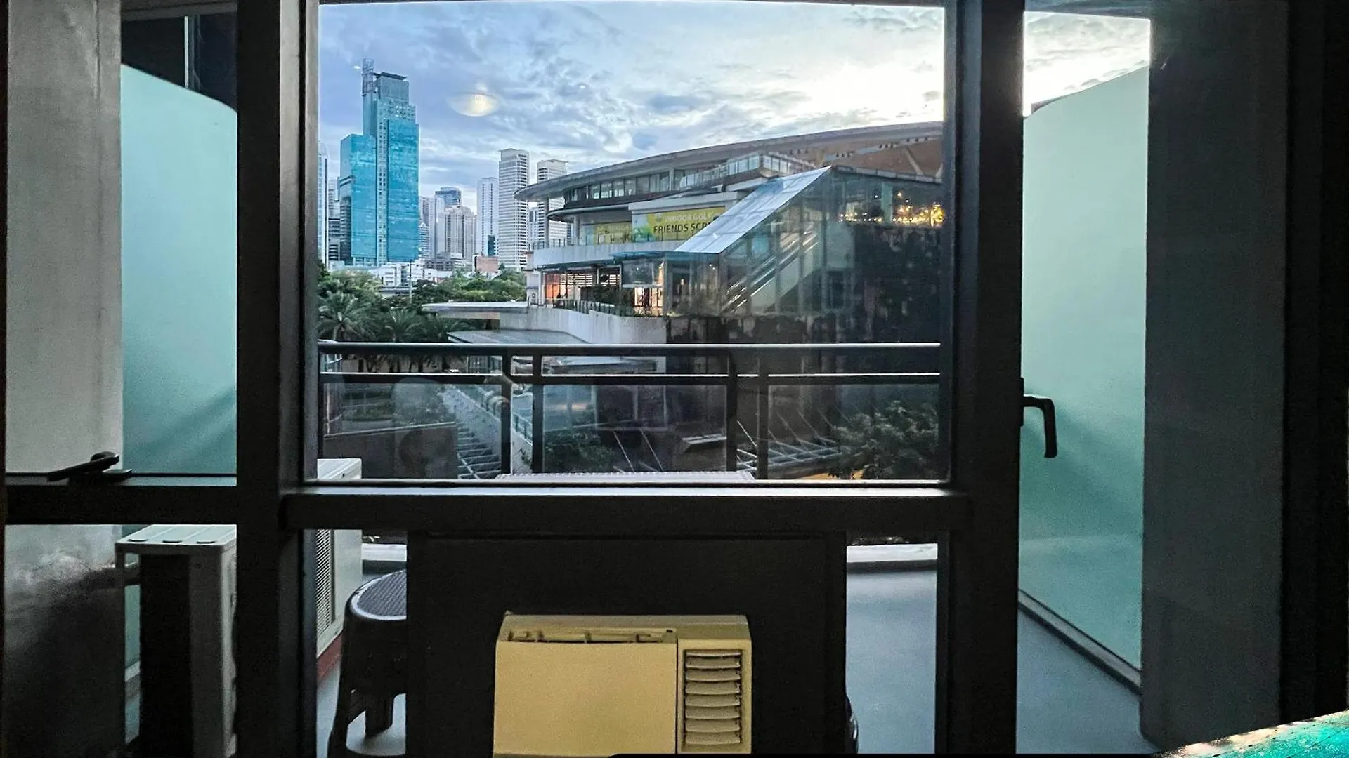 The Gramercy Residences Makati City 0*,